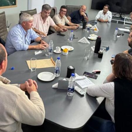 Se levantó el paro del transporte en Puerto Quequén tras un acuerdo entre las partes