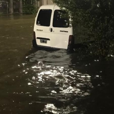 Temporal en Necochea: calles anegadas, evacuados y daños tras intensas lluvias