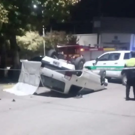 Tragedia vial en Lobería: una mujer murió tras un violento choque en plena ciudad