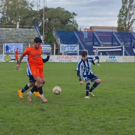 Villa Díaz Vélez ganó y quedó como único líder en la Zona A tras completarse la quinta fecha
