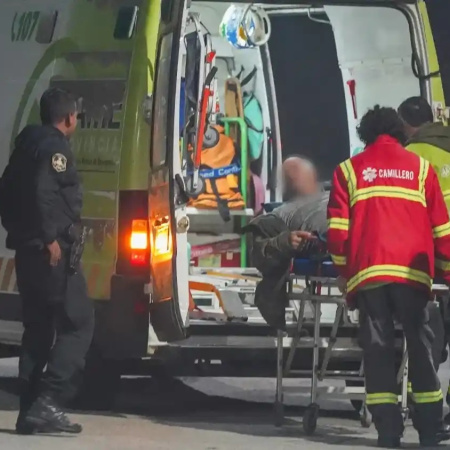 Un hombre fue hospitalizado tras un choque entre un auto y una moto en Ruta 228 y Avenida 74