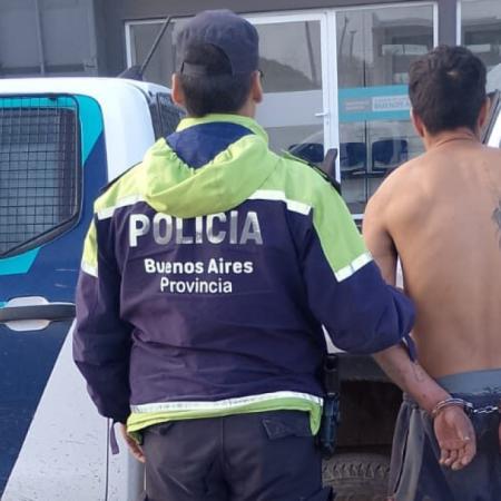 Robó una garrafa, escapó por los techos y terminó detenido en Quequén