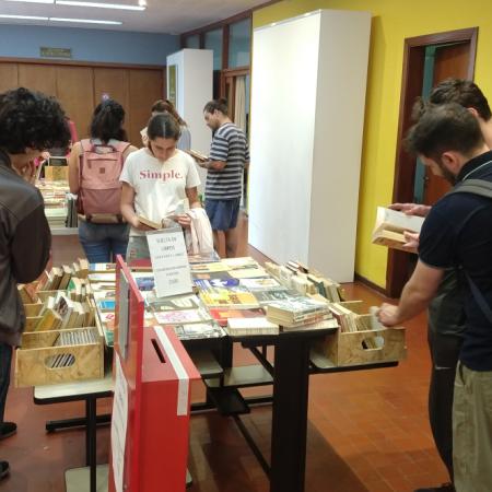 Suelta de libros en el Centro Cultural: tres días para elegir, colaborar y renovar lecturas