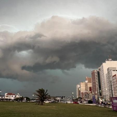El SMN mantiene alertas por tormentas y viento fuerte en Necochea hasta el sábado