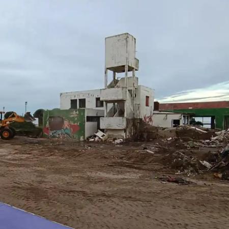 Una buena: comenzó la demolición del ex balneario ACA