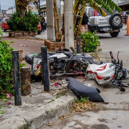 Choque en 63 y 26: un motociclista sufrió heridas de consideración y fue hospitalizado