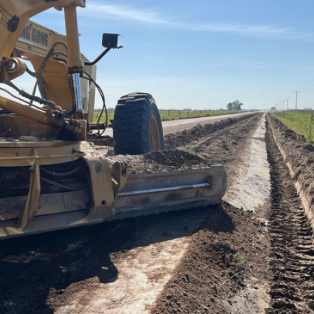 El EMSUR trabaja para mantener en condiciones los caminos rurales en un año de abundantes lluvias