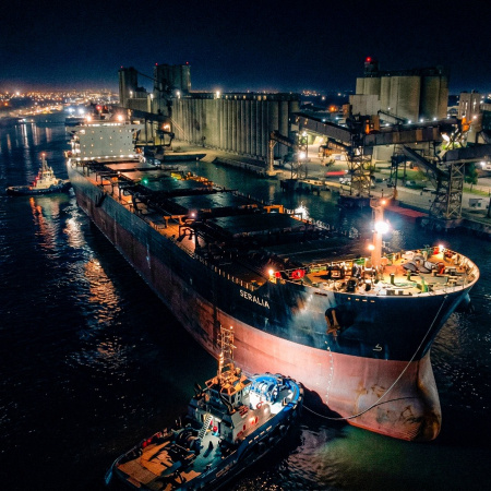 Puerto Quequén: el buque Seralia completará una de los mayores exportaciones de la historia