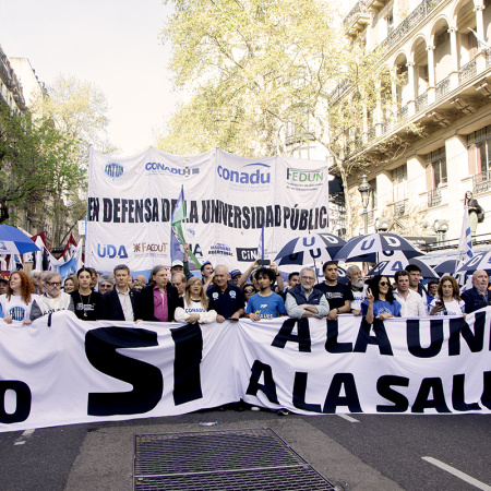 La Corte Suprema dejó firme la cautelar que obliga al Estado a aplicar la ley de financiamiento universitario