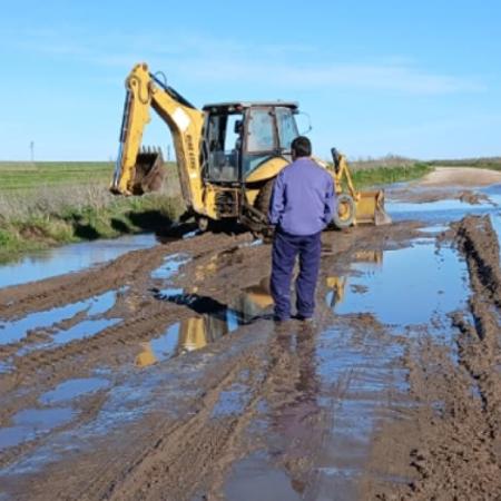 El EMSUR enfrenta un invierno crítico: caminos anegados, calles deterioradas y cientos de hectáreas aún bajo agua