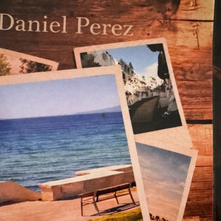 Daniel Pérez presenta su primera novela: una historia nacida entre viajes, recuerdos y emociones