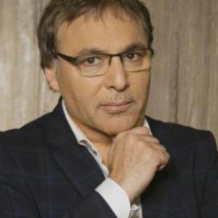 Hoy se presenta Gabriel Rolón en el Cine Teatro París con la despedida definitiva de "Palabra Plena"