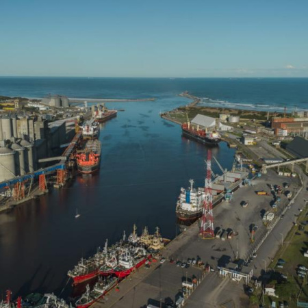 Martín Petersen: "Puerto Quequén es una historia de esfuerzo colectivo que hoy explica buena parte del desarrollo de la región"