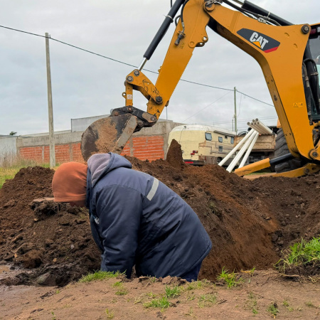 Obras Sanitarias resolvió más de 250 reclamos y avanzó con obras y mantenimiento en varios puntos del distrito