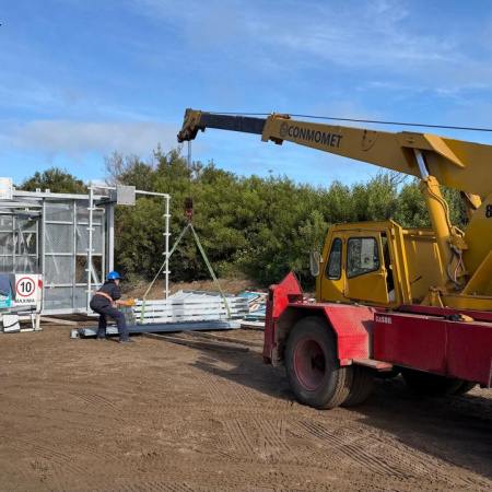 Puerto Quequén avanza en la construcción de la nueva baliza de enfilamiento