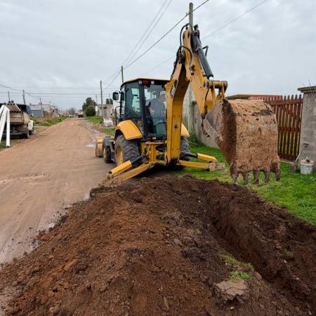 Se realizó la ampliación de las redes de agua y cloacas en calle 85