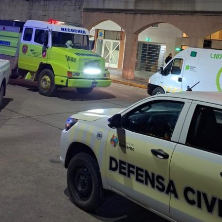 Incendio en un departamento del edificio Tirreno: dos personas fueron asistidas por inhalación de humo y quemaduras leves
