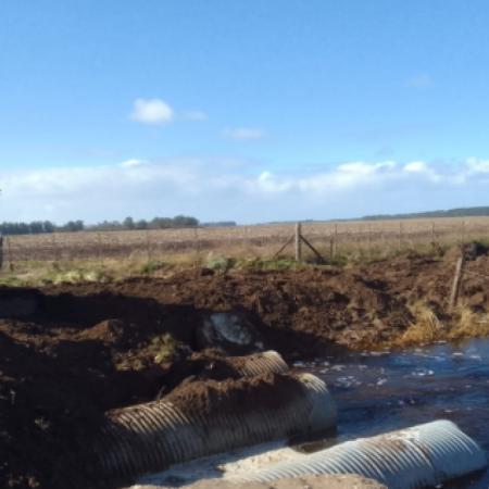 EMSUR reforzó los trabajos en los caminos rurales tras las intensas lluvias acumuladas en el distrito