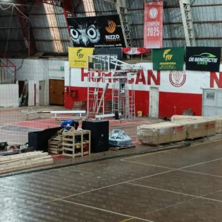 Huracán avanza con la instalación del piso flotante y proyecta un salto para su básquet