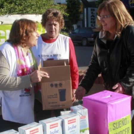 La colecta Nº 180 de "1 Litro de Leche por Mes-Necochea Puede" vuelve a convocar a la solidaridad