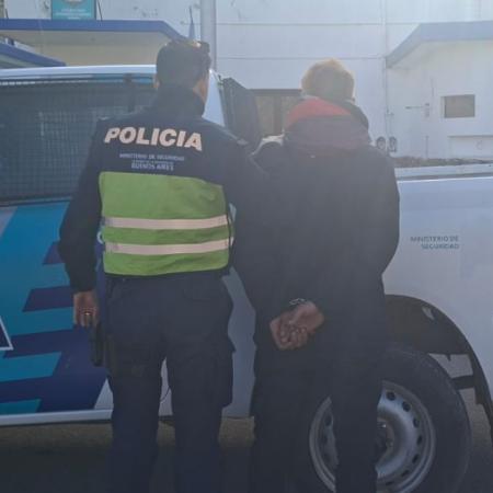 Dos violentos episodios en Necochea: una pelea con cuchillos y un caso de violencia de género terminaron con aprehendidos