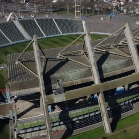 Escándalo libertario en Mar del Plata: el gobierno que entregó el Minella terminó con el estadio sin luz por falta de pago