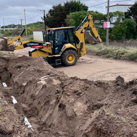 Se realizan nuevas obras de cloacas para fortalecer los servicios básicos en Necochea y Quequén