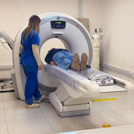 A un año de la inauguración del tomógrafo, el Hospital Ferreyra cuenta con una herramienta clave para la salud pública