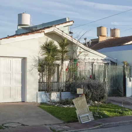 Hallaron sin vida a un jubilado y descubrieron un arsenal en su vivienda