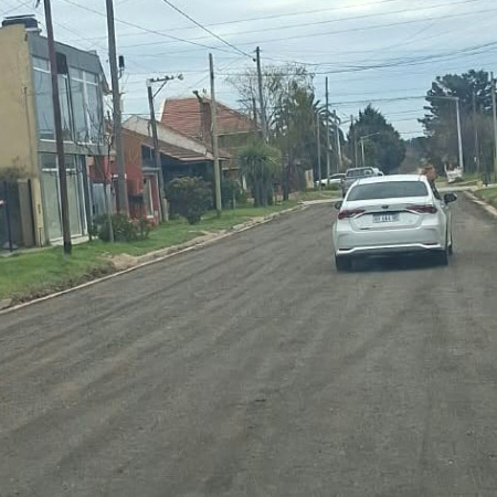 Continúan los trabajos de arreglo de calles de tierra y limpieza urbana