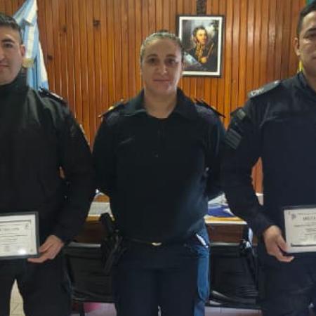 Reconocen a dos policías de Necochea por detener al acusado de un homicidio cuando intentaba escapar