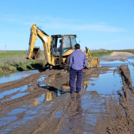 La lluvia no da tregua y complica el mantenimiento de los caminos rurales