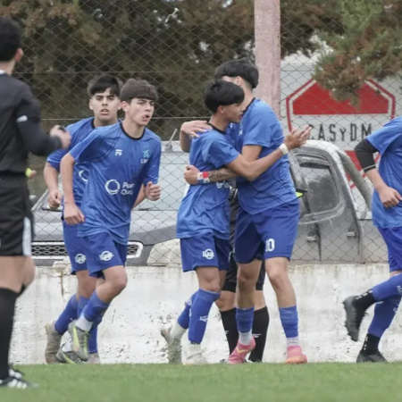 Los pibes de Necochea vencieron a Tandil en la última jugada y quedaron a un paso de las semifinales