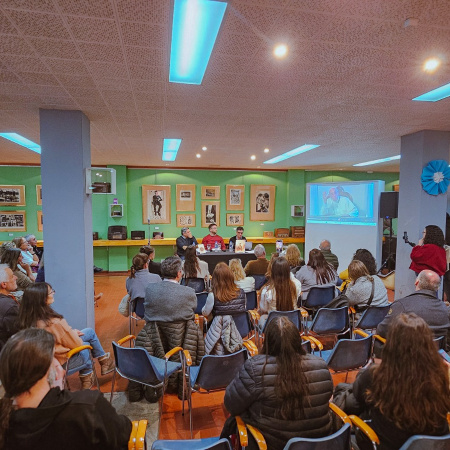 Gran convocatoria en la presentación de "Mariano Necochea" y "Kem Kem" en el Centro Cultural