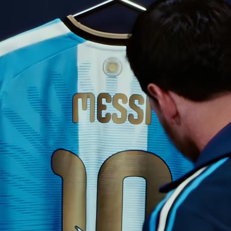 "Para toda la vida": Messi presentó la camiseta que usará en su último partido con la Selección Argentina