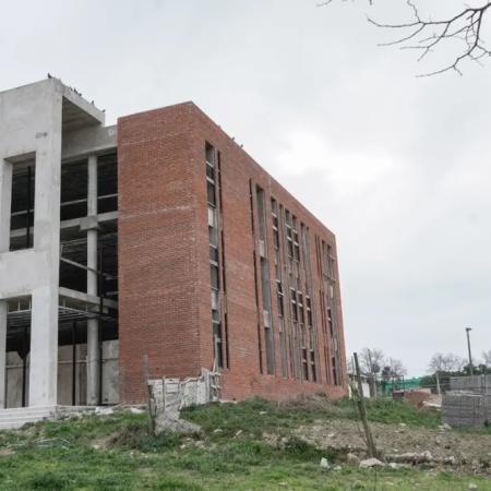 Se retomó la obra de la Casa de la Provincia en Necochea y ya alcanza un 65% de avance