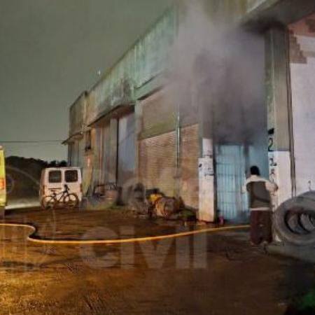 Principio de incendio en una gomería de Quequén: no hubo heridos