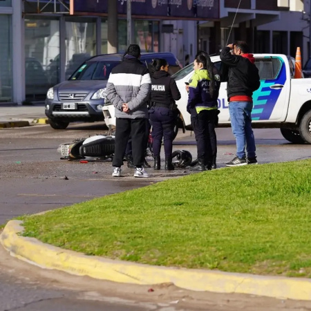 Dos motociclistas debieron ser trasladados al Hospital tras sufrir fuertes accidentes de tránsito en Necochea