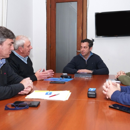 El Intendente se reunió con integrantes de Camuzzi por proyectos para ampliar la red de gas
