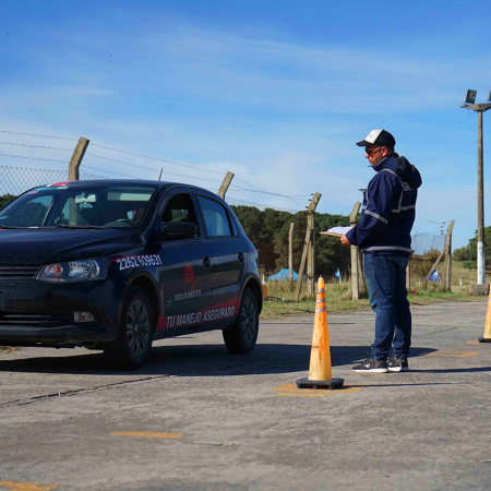 Licencias de conducir: quienes rindan el examen con auto automático solo podrán manejar ese tipo de vehículos