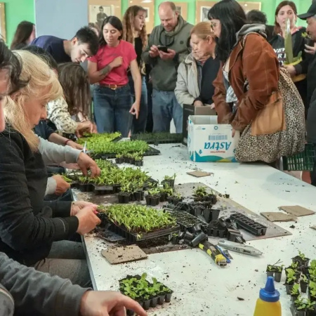 Pasó con éxito la sexta edición de la Suelta de Plantas en el Centro Cultural Necochea