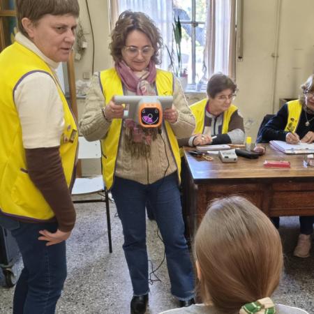 El Club de Leones de Necochea organiza controles visuales gratuitos y una colecta de alimentos