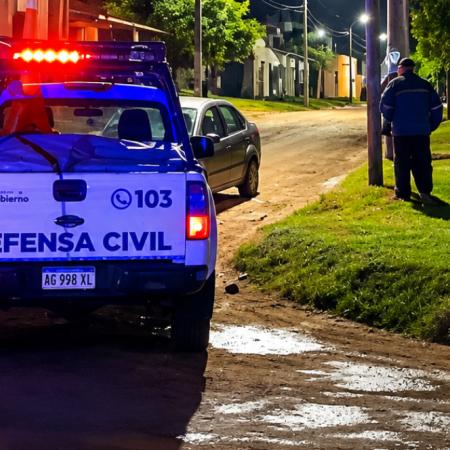 Accidente en Quequén: una motociclista fue trasladada al hospital tras un choque