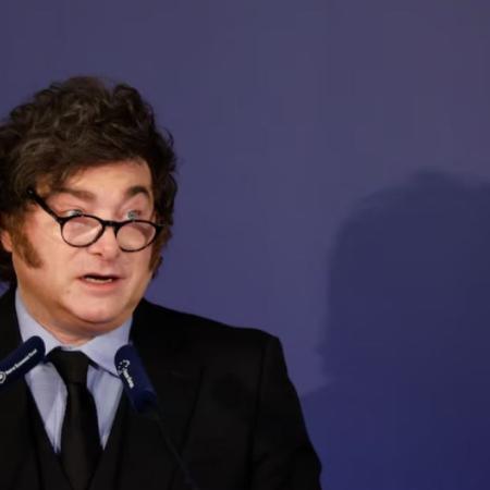 Milei llamó “impresentable dictador” a Pedro Sánchez y pidió que lo echen “a patadas”