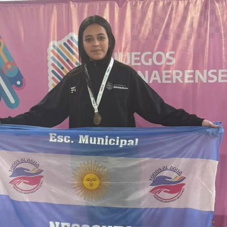 Necochea sumó la primera medalla de oro en los Bonaerenses de la mano de la nadadora de Ambika Peralta