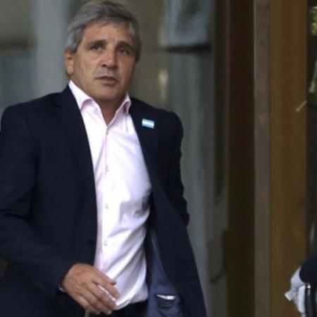 Milei respaldó a Caputo y negó cambios en Economía tras los rumores de renuncia