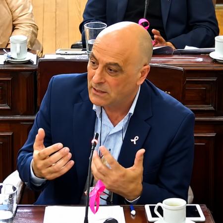 Nuevo papelón de Cerezuela: firmó la condonación de deudas y después quiso dar marcha atrás